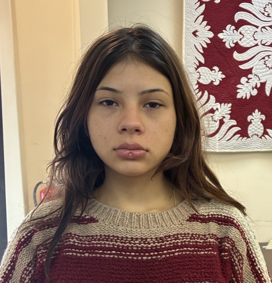 Missing Children: Vivianna-Arsenault, eyes color Brown, hair color Black/Brown, weight 118pounds, height 5feet 7inches, 